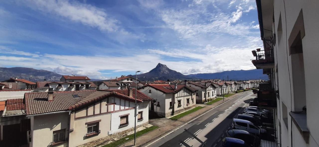 Apartamento Txoko Txikia Apartment Echarri-Aranaz Exterior photo